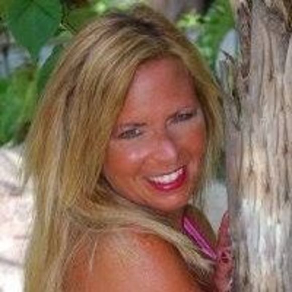 Meet your Posher, Della - Picture 1 of 1